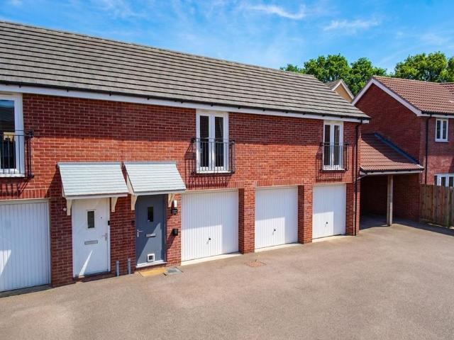 Flat for sale in Burgh St Peter, Norfolk
