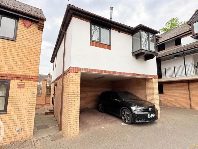 Flat for sale in King's Walden, Hertfordshire