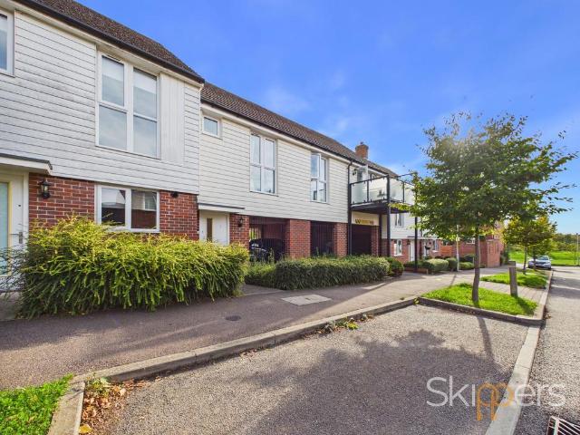 Flat for sale in Repton Park South, Ashford