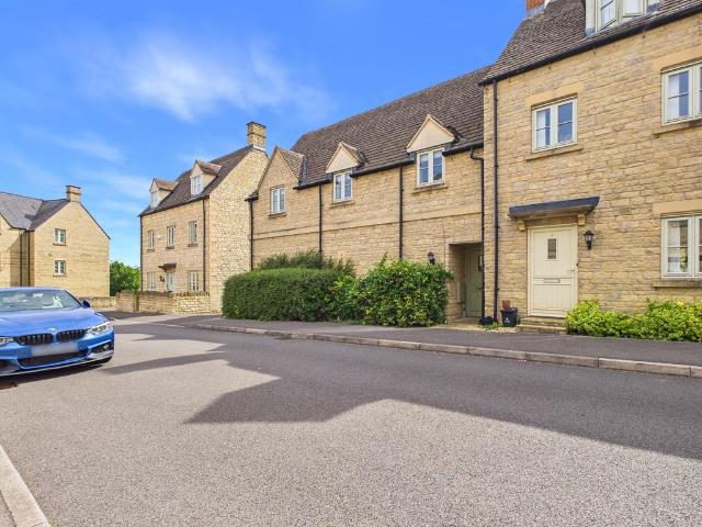 Flat for sale in Fossebridge, Gloucestershire