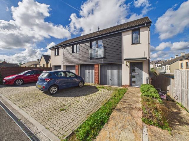 Flat for sale in Roselands, Paignton