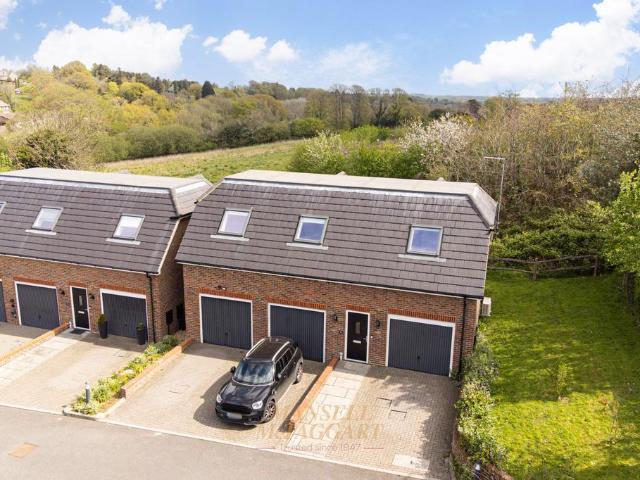 Flat for sale in Perryfields, West Sussex