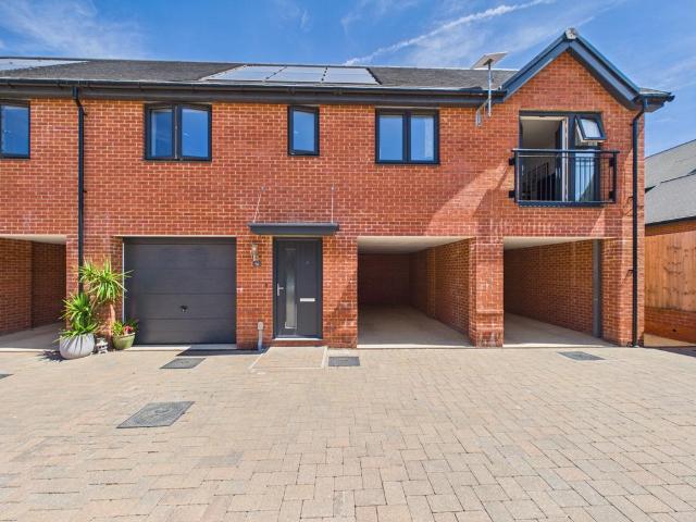Flat for sale in Curbridge, Hampshire