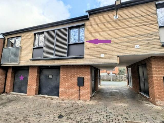 Flat for sale in Bolton Low Houses, Hampshire