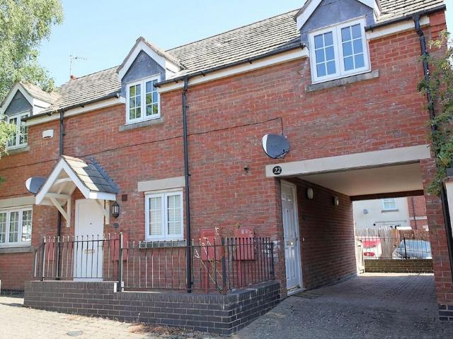 Flat for sale in Elmfield, Leicestershire