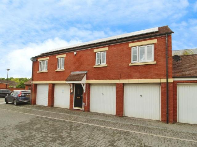 Flat for sale in Taw Hill, Haydon Wick