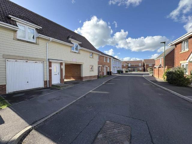 Flat for sale in Bracklesham, Chichester