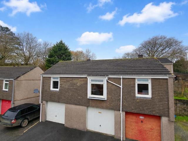 Flat for sale in Weir Quay, Devon