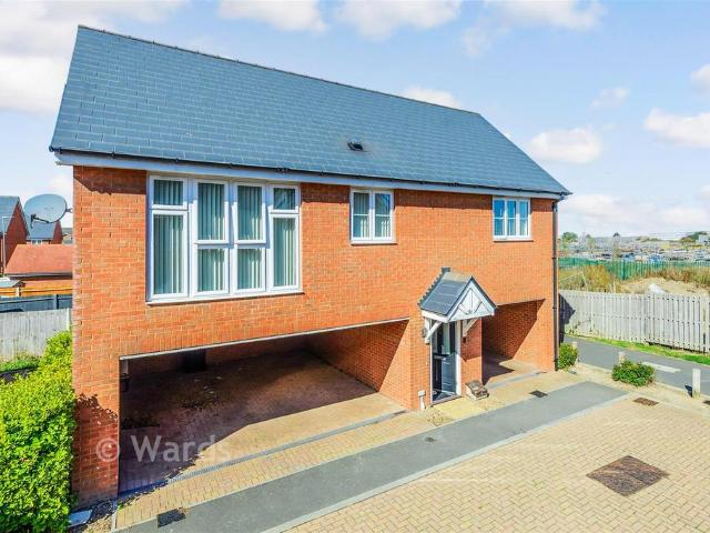 Flat for sale in Gravesend, Gravesham