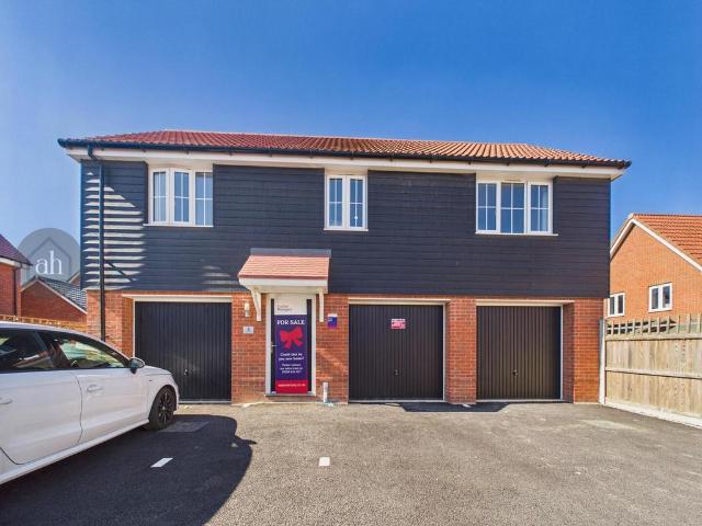 Flat for sale in Moreton Hall, West Suffolk