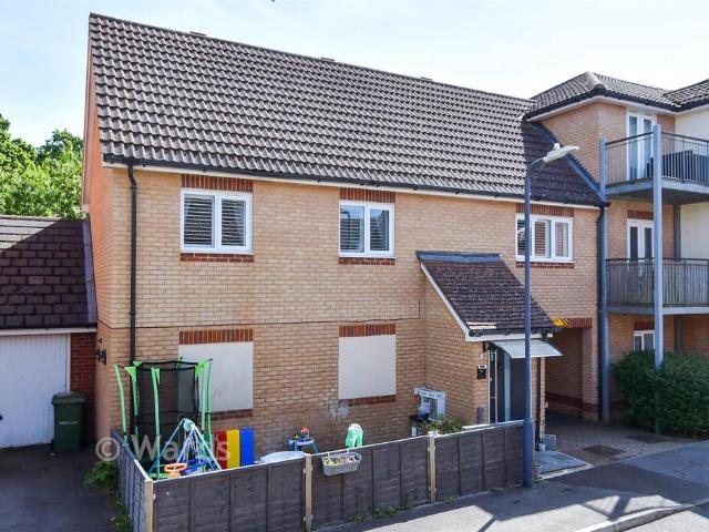 Flat for sale in Midway, Kent