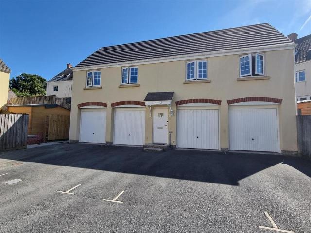 Flat for sale in Callington, Kelly Bray