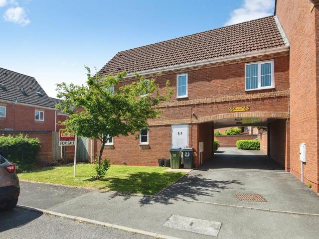 Flat for sale in Horseley Heath, Tipton