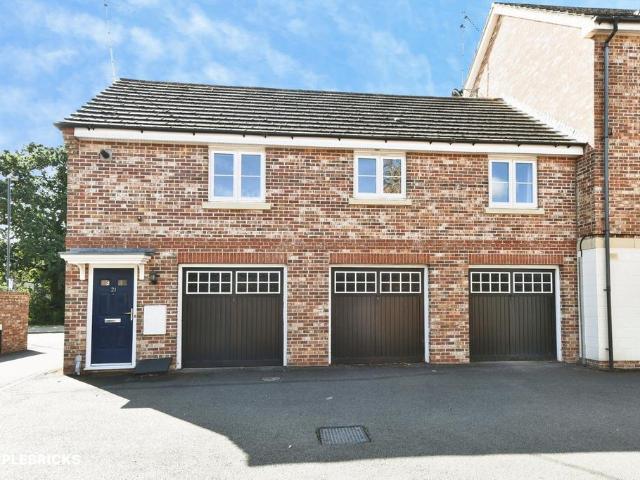 Flat for sale in Haydon End, Blunsdon St Andrew