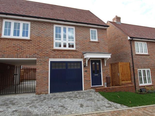 Flat for sale in Wickham, Hampshire