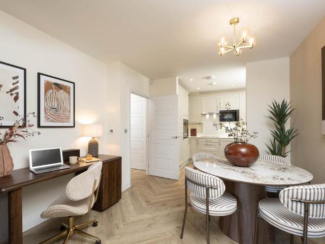 Flat for sale in Beaconsfield New Town, Knotty Green