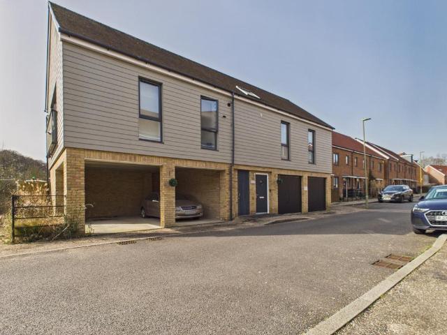 Flat for sale in Winklebury, Priest Down
