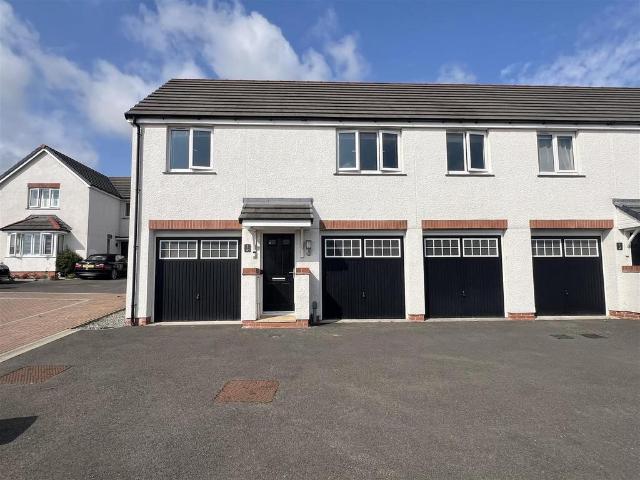 Flat for sale in St Stephen, Cornwall