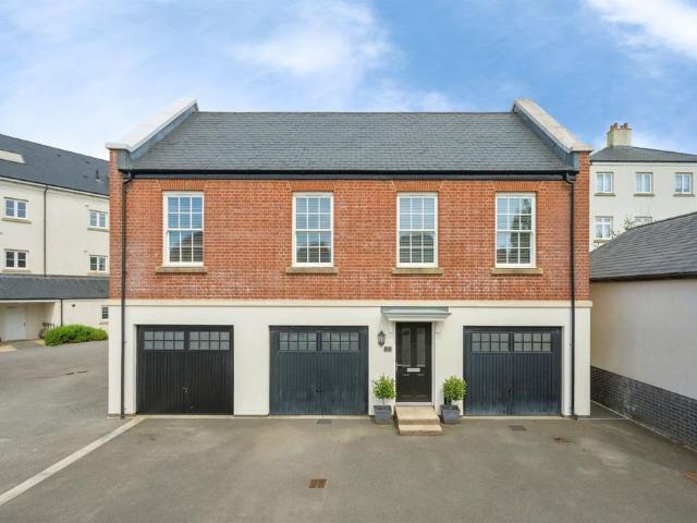 Flat for sale in Sherford, Strode
