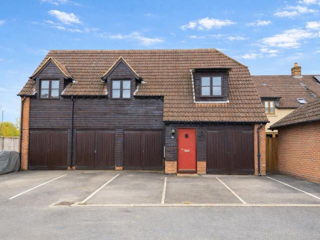 Flat for sale in Oakhurst