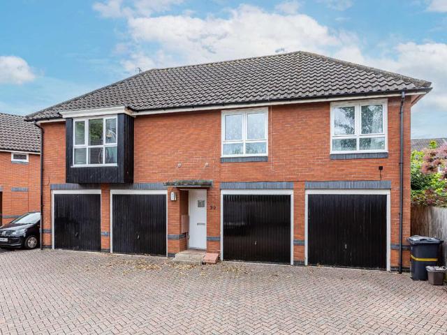 Flat for sale in Feckenham, City Of Bristol