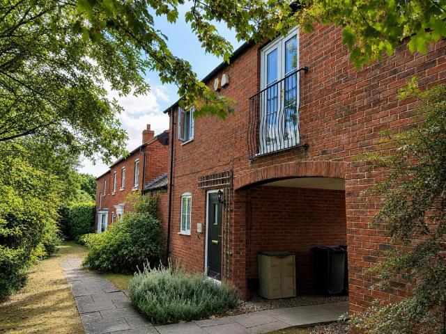 Flat for sale in Stratford-upon-Avon, Alderminster