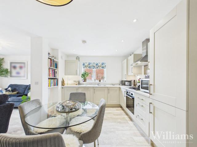 Flat for sale in Berrick Salome, Oxfordshire