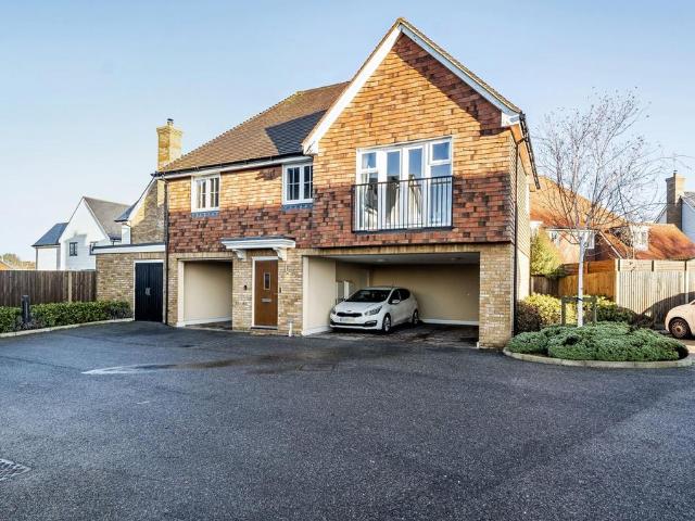Flat for sale in Cliffsend, Thanet