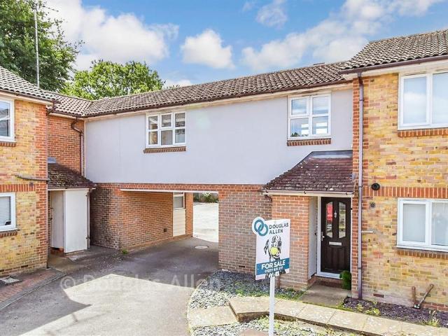 Flat for sale in Queens Park, Billericay