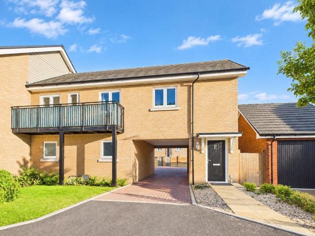 Flat for sale in Netley, Eastleigh