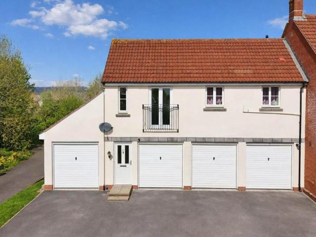 Flat for sale in Worle, Weston-super-mare
