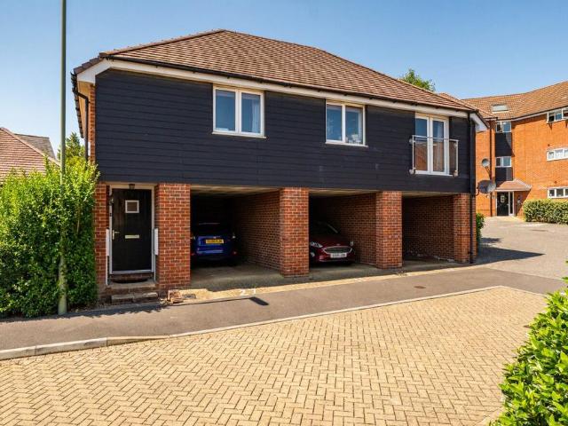 Flat for sale in Barton Stacey, Hampshire