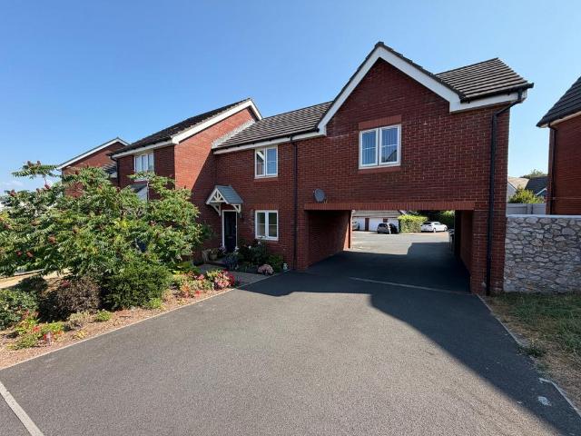 Flat for sale in Roselands, Livermead