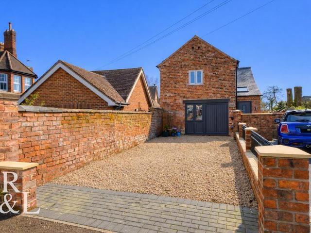 Flat for sale in Ashby-de-la-zouch, Leicestershire