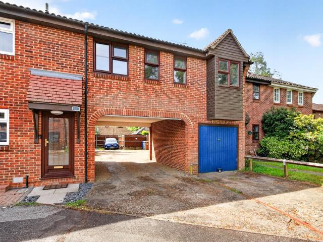 Flat for sale in Martin's Heron, Winkfield