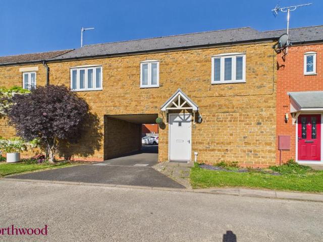 Flat for sale in Evershot, Oxfordshire
