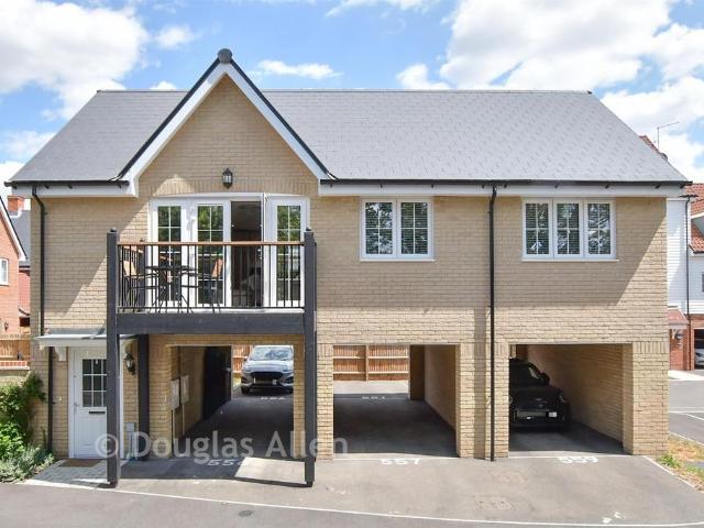 Flat for sale in Chelmsford, Essex