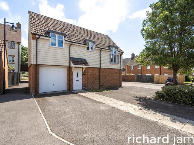Flat for sale in Haydon End, Abbey Mead