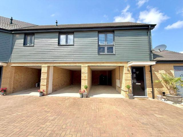 Flat for sale in Houghton Regis, Bedfordshire