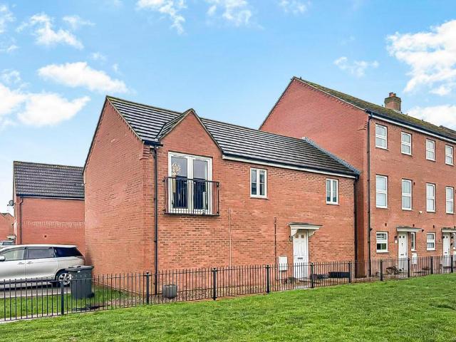 Flat for sale in Gloucester, Gloucestershire