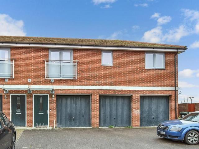 Flat for sale in Hamerton, Kent