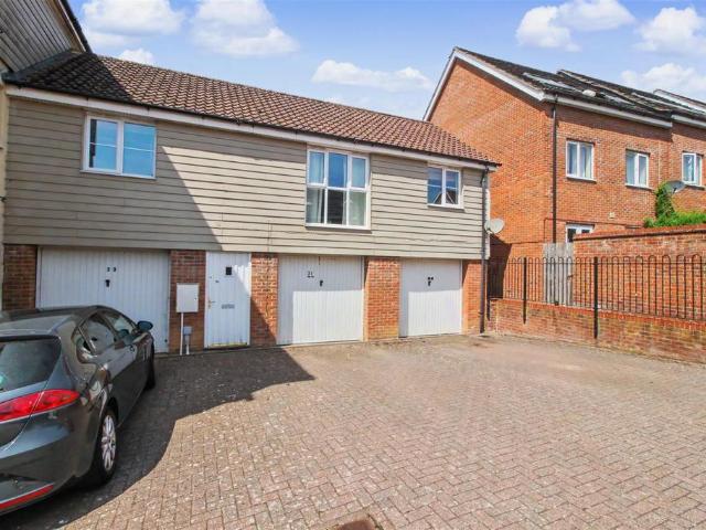 Flat for rent in Burgh St Peter, Norfolk