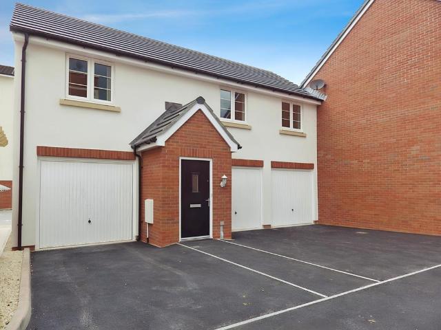 Flat for rent in Redhouse, Abbey Mead