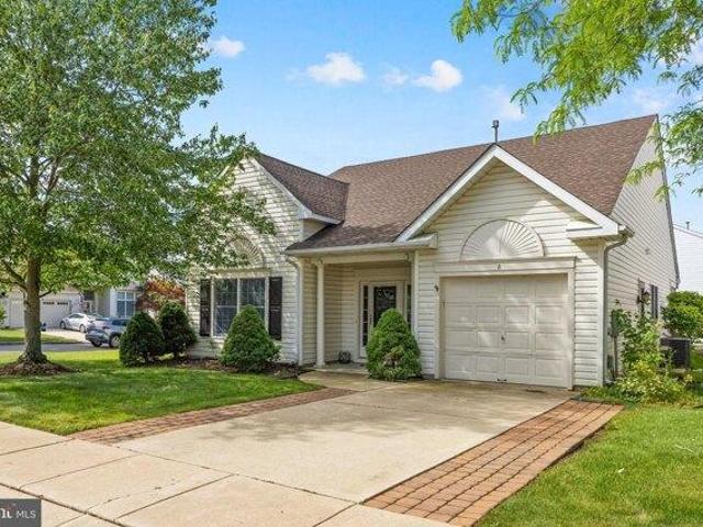 House for sale in Columbus, New Jersey