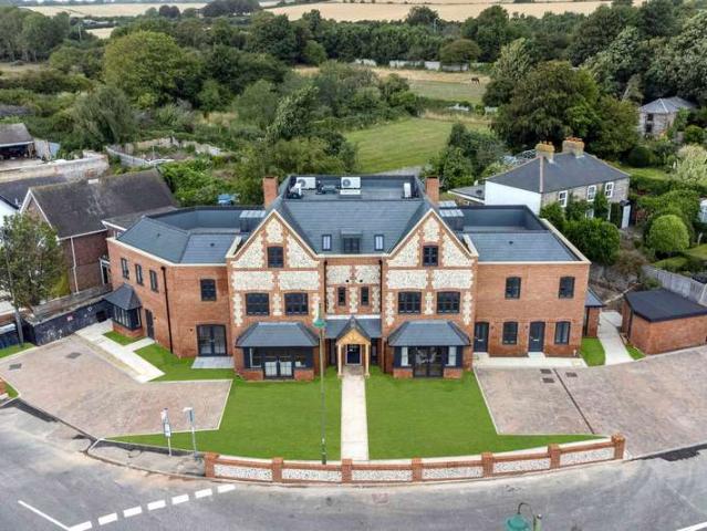 Flat for sale in Sompting, Adur