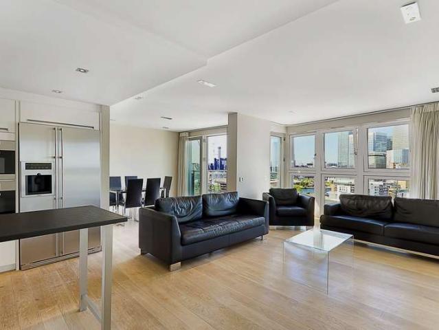 Commercial for sale in Blackwall, Greater London