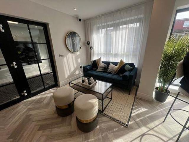 Apartment for sale in Cockfosters, Greater London