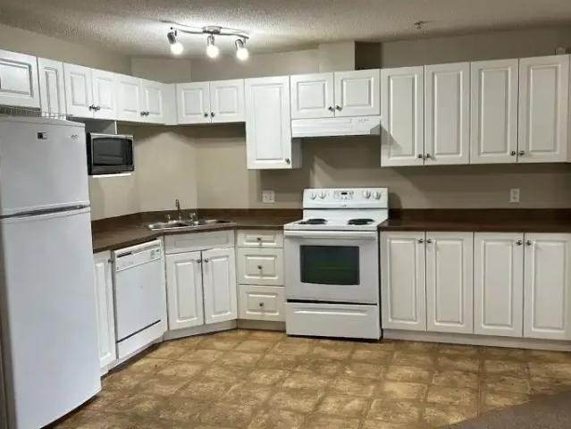 Condo for rent in Wedgewood, Alberta