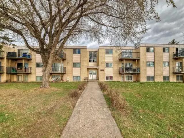 Condo for rent in Wedgewood, Alberta
