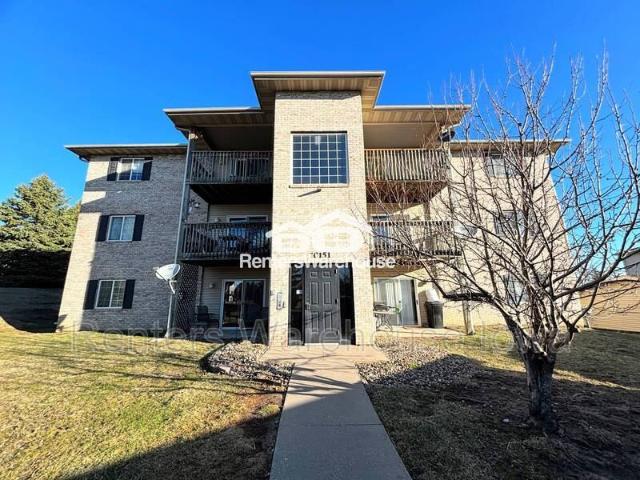 Condo for rent in Urbandale, Iowa